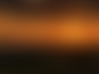 Sonnenfinsternis im warmen Dämmerlicht über dunklen Hügellandschaften, mit goldener Korona am Himmel und dezenter JosuasGarden-Signatur unten rechts.