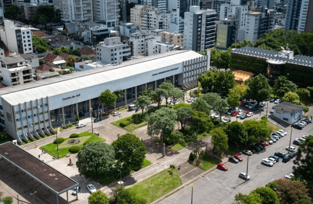 Regularização de imóveis em Caxias do Sul para emissão do Habite-se e averbação da construção em matrícula.