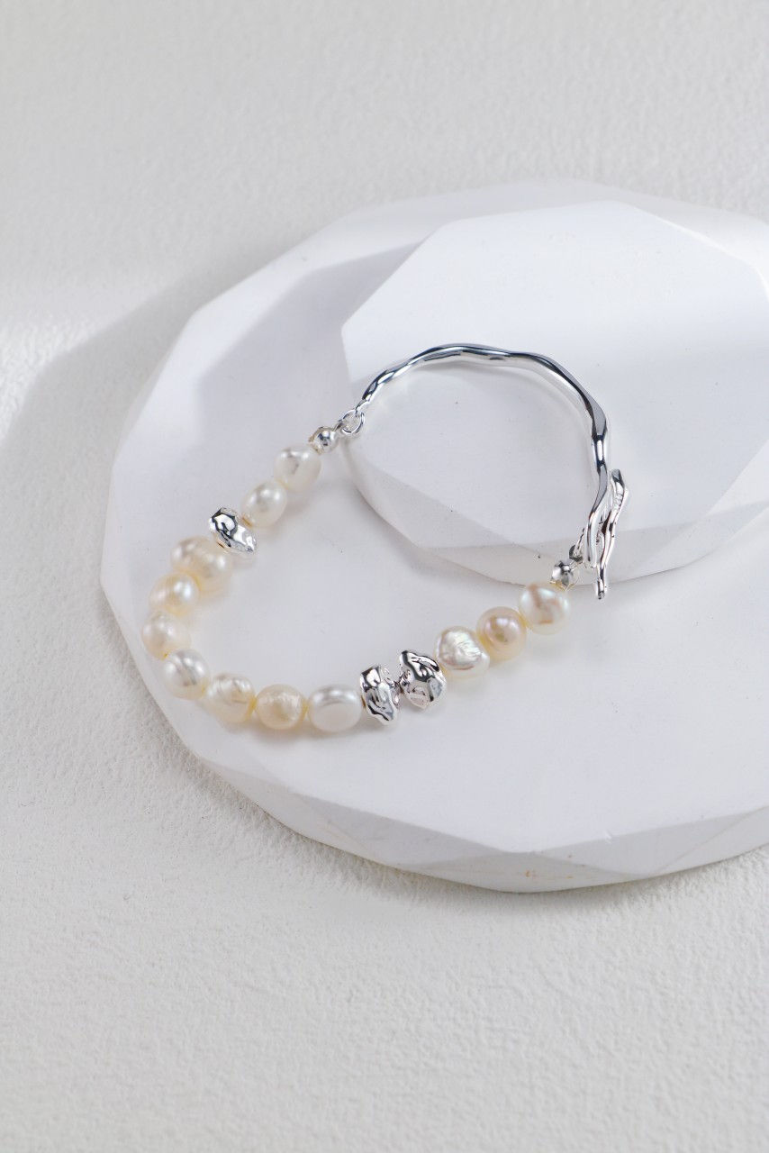 Thumbnail: Unique Pearl Bracelet & bangle - Versatile wear