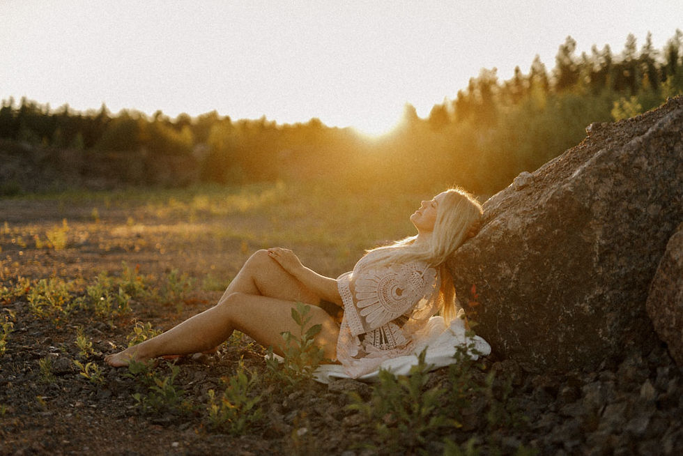 Valokuvaaja Kotka Kouvola Hamina Pyhtää Valokuvaaja Kymenlaakso Boudoirkuvaus Naiseuskuvaus