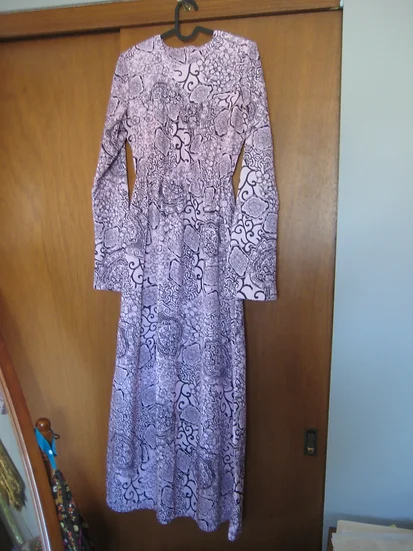 Women S Mennonite Dress Purple Prairie Quaker