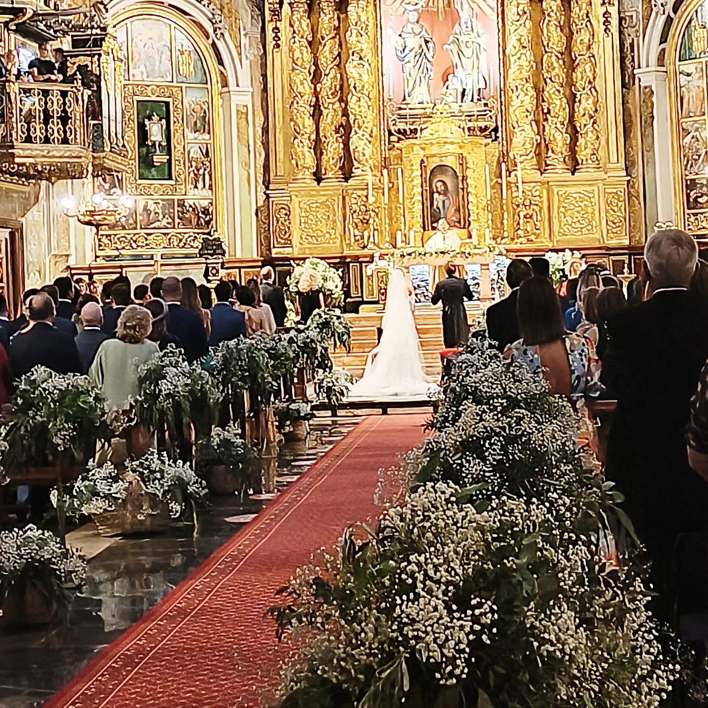 Decoración de flores para Bodas en la iglesia de San Nicolas de Valencia