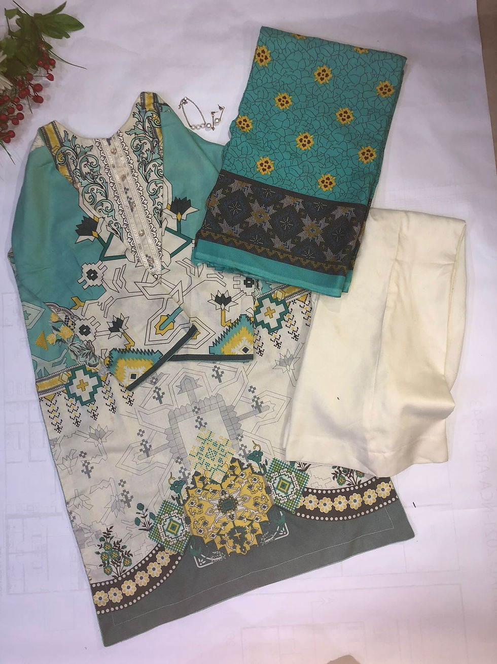 Thumbnail: 3 piece embroidery linen suit 