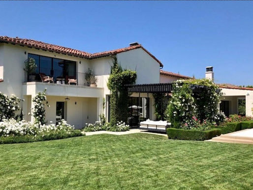 Khloé Kardashian coloca sua mansão à venda e valor é surpreendente