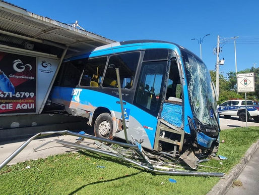 Acidente na Barra da Tijuca; veja o vídeo