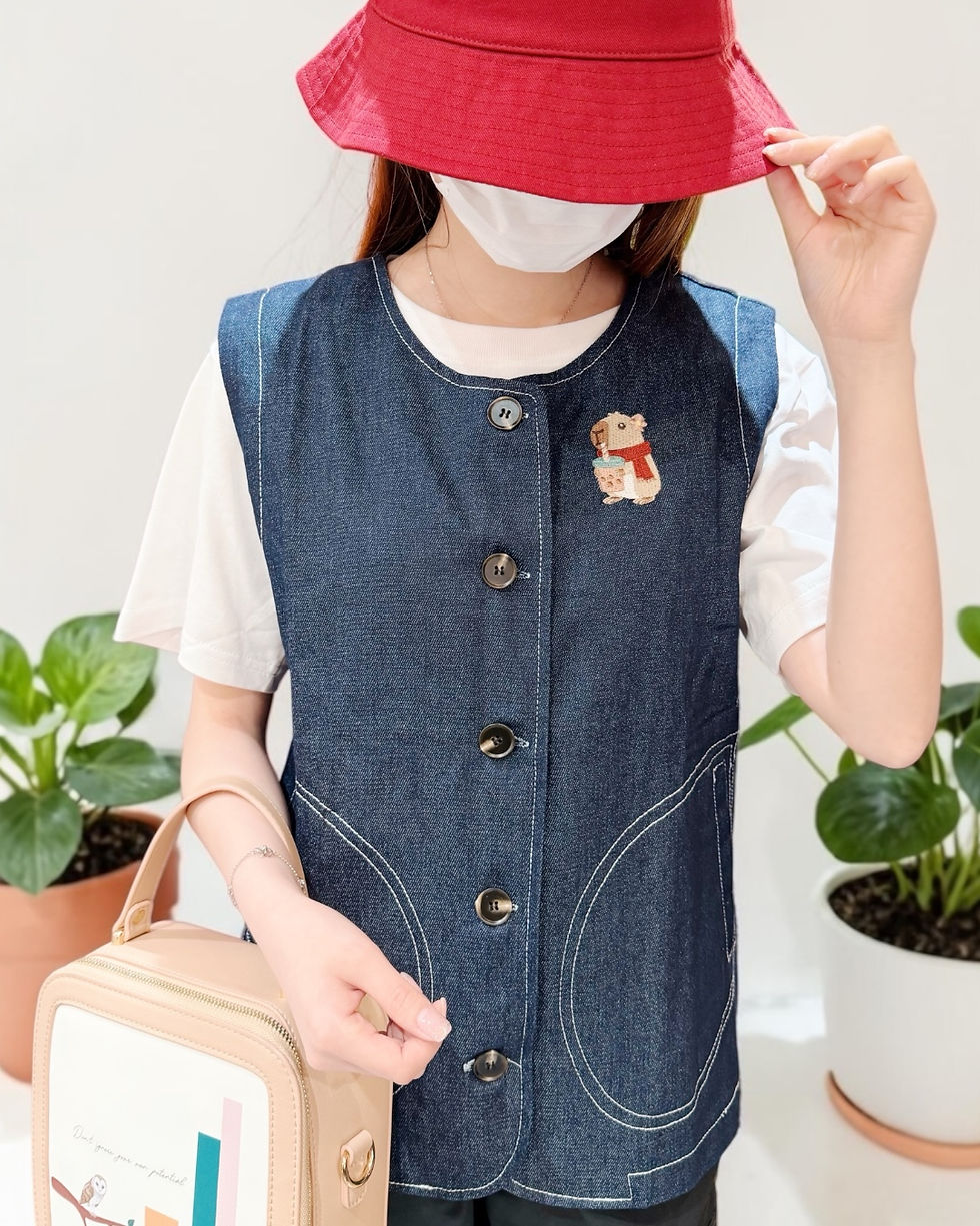 Thumbnail: Shuki Capybara Embroidery Denim Vest