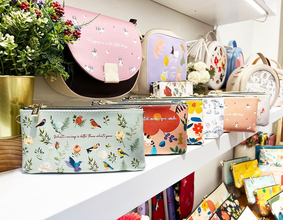 Thumbnail: Green Bird Double Zip Handbag
綠色鳥兒印花雙層袋