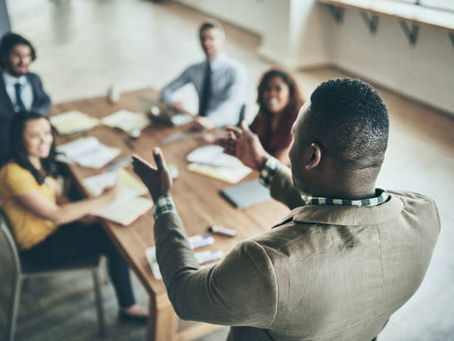 Les Qualités Essentielles d'un Leader Inspirant