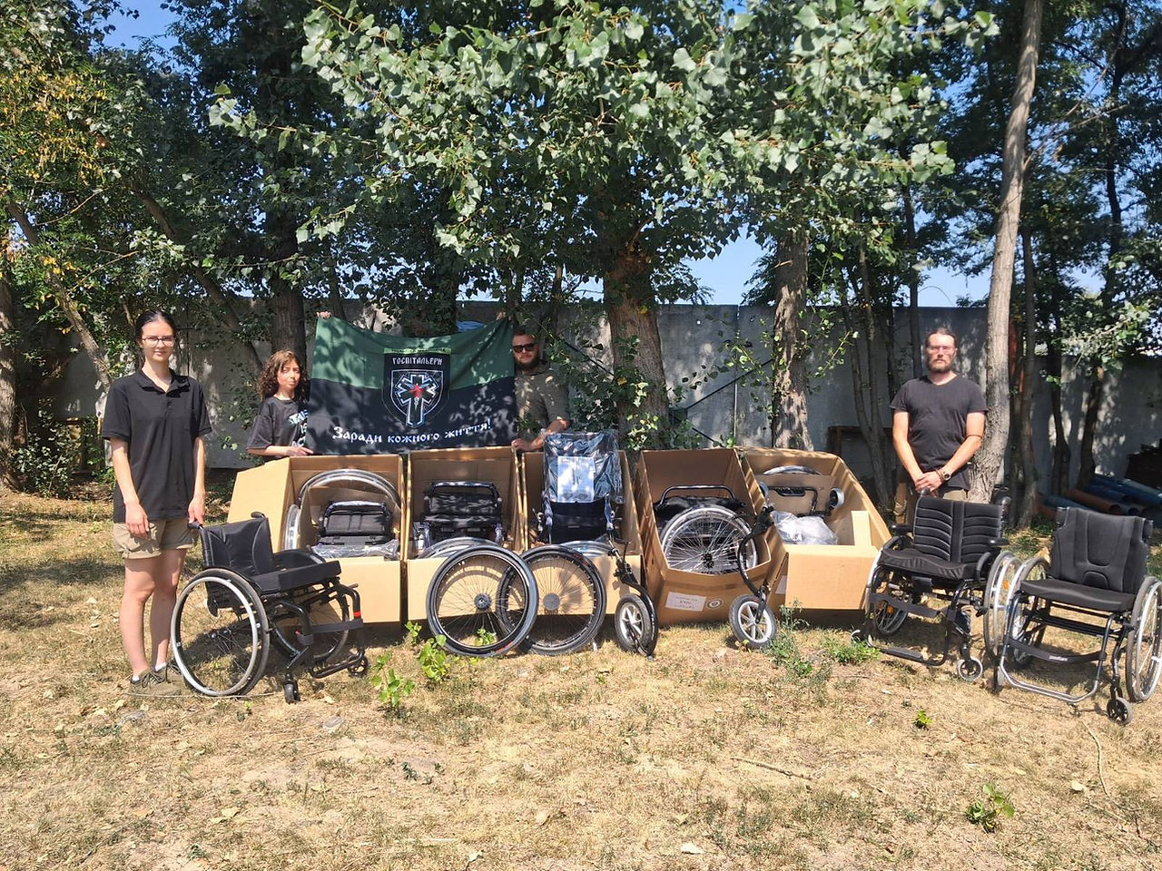 Delivery of over 4,000 kg (worth over £160'000) of medical supplies to Hospitallers!