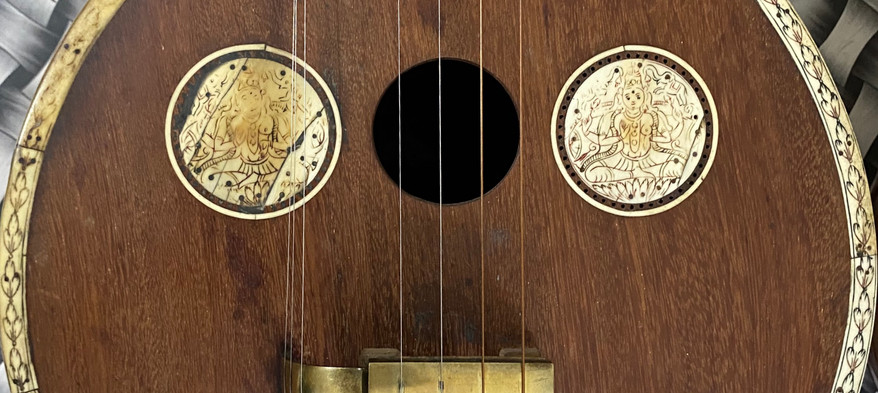 15 Sound hole.HEIC