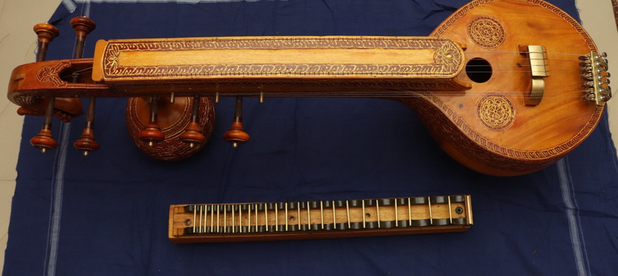 Extra fretboard