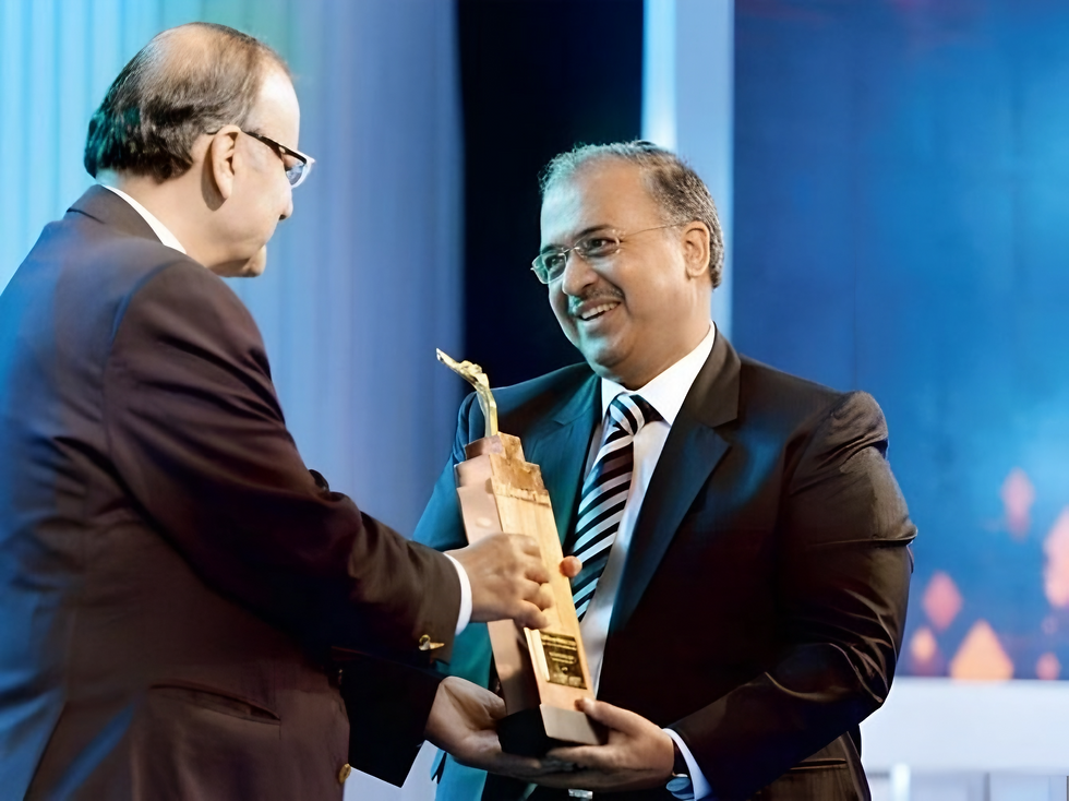 Born in Amreli, Gujarat, Dilip Shanghvi’s childhood was rooted in humble surroundings, where he helped his father manage a modest medicine-distribution business. This early exposure shaped both his curiosity and understanding of pharmaceutical trade. After completing his schooling at J. J. Ajmera High School in Kolkata, he pursued a Bachelor of Commerce at the University of Calcutta, marking the beginning of an ambitious journey. Dilip Shanghvi biography is a powerful reminder that brilliance often begins from unpretentious origins, nurtured through hard work and vision.