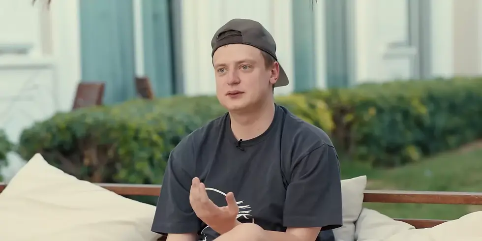 Mellstroy began his career in 2016 by uploading gaming videos on YouTube, initially focusing on titles like Minecraft, Dota 2, and Counter-Strike. When these failed to gain traction, he shifted toward live streaming, adopting a more provocative and interactive style that quickly drew attention. His streams often featured high-stakes challenges, giveaways, and controversial stunts, which significantly boosted his popularity.