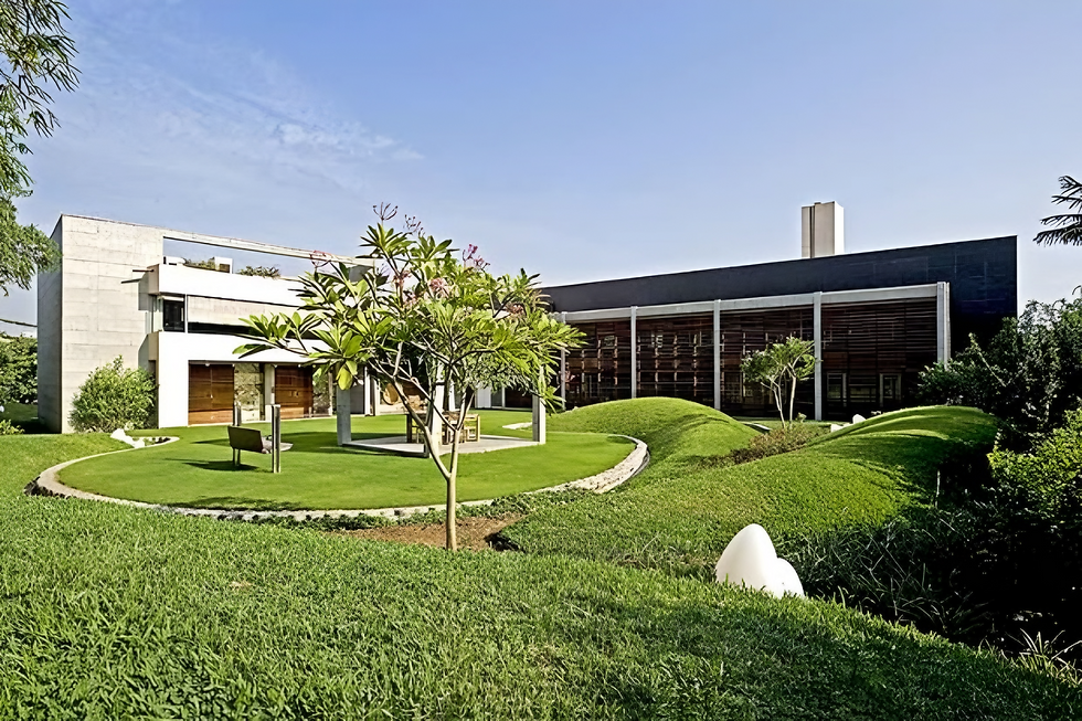 Dilip Shanghvi maintains a relatively private residential profile. Recently members of his immediate family purchased two sea-facing luxury apartments on Worli Sea Face in Mumbai. Reported to be around a combined sum of about Rs 130 crore, reflecting a significant presence in the city’s premium real estate market. These Worli apartments, acquired within the promoter circle, underscore the family’s preference for exclusive, well-located properties while still adding to Dilip Shanghvi net worth.