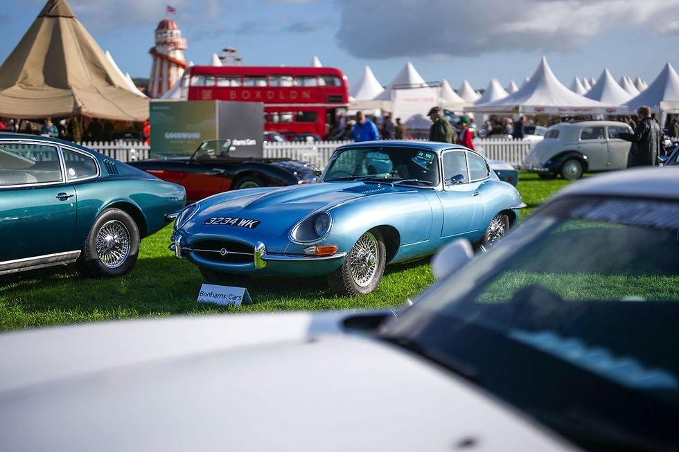 Unlike traditional concours events, Goodwood Revival recreates the golden era of mid-20th-century motorsport. Held at the historic Goodwood Circuit in England, it blends competitive racing with immersive period authenticity. Spectators dress in vintage attire while legendary race cars return to the track, transforming the event into a dynamic and theatrical vintage car show unlike any other.