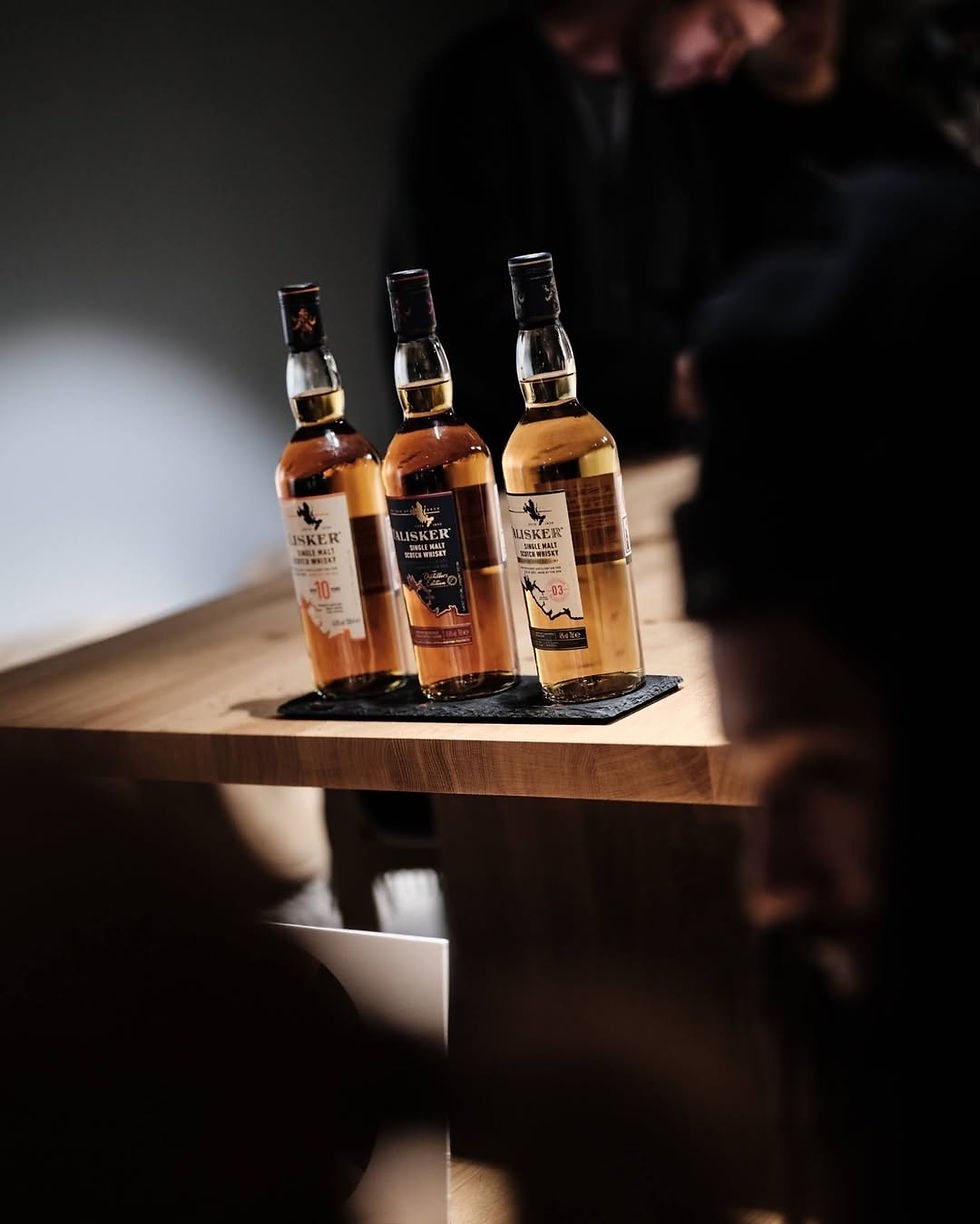 Crafted at the Talisker Distillery, established in 1830 on the Isle of Skye, Talisker Whiskey reflects a deep connection to its coastal environment. The distillery uses traditional copper pot stills and a unique distillation process that contributes to its signature peppery character. The influence of sea air, along with maturation in oak casks, plays a significant role in shaping the whisky’s distinctive maritime profile, making it one of the most recognisable island malts in Scotland.