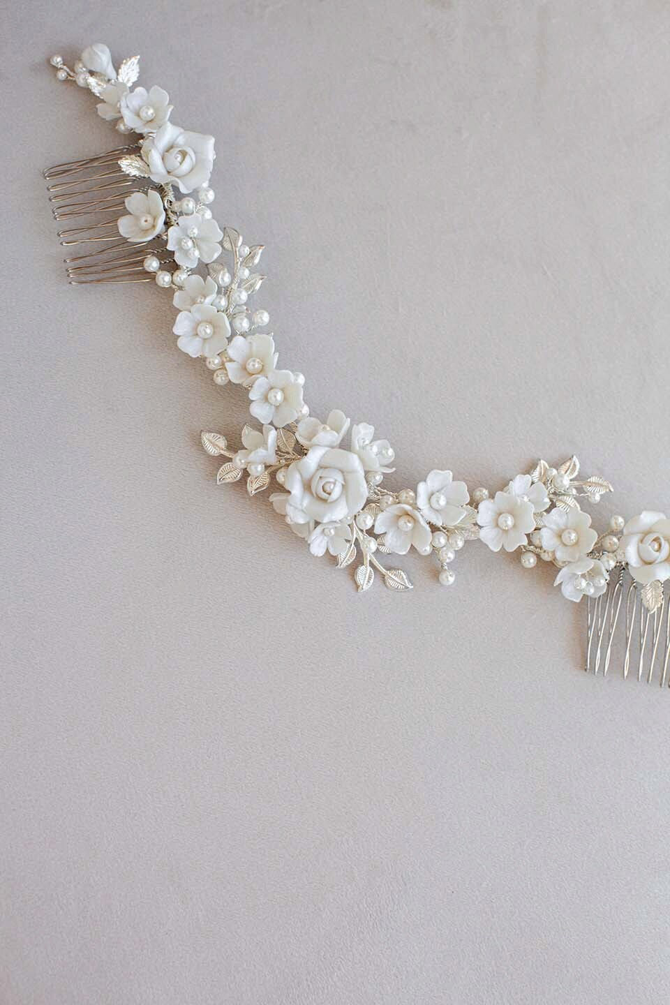 Thumbnail: Bridal Headpiece (pettine da sposa)