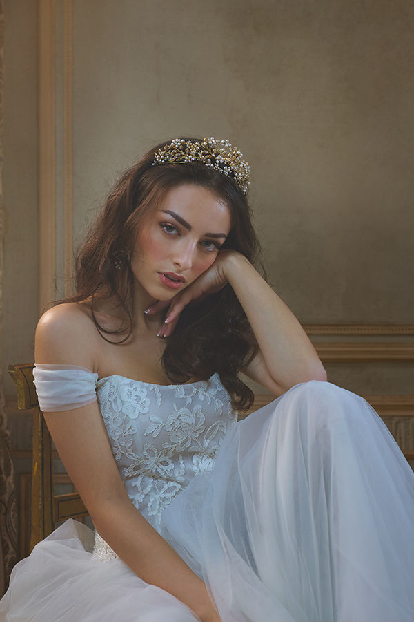 Thumbnail: statement bridal Crown