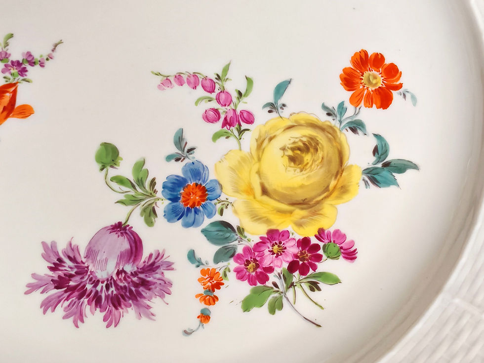 Miniaturbild: Meissen, zwei Speiseteller, Dekor Ozier, Blumen-/Insektenmalerei