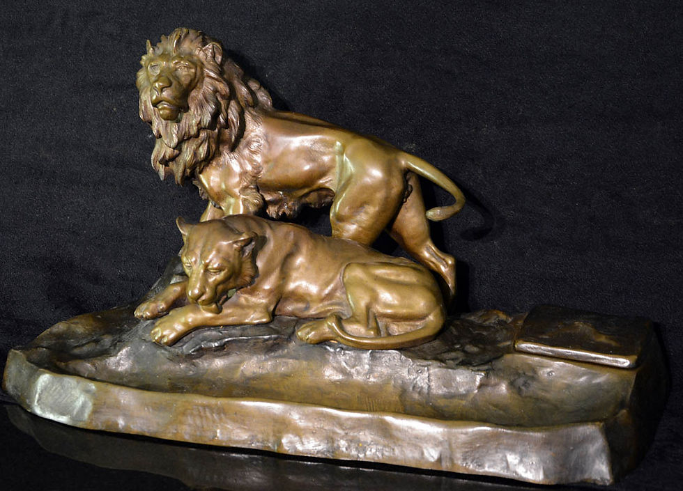 A. Titze, Grosse Schreibtischgarnitur, Bronze, Skulptur, Löwenpaar, Löwen, Wien