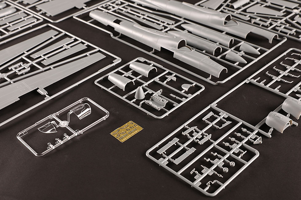 Miniatura: 81740	Hobby Boss: U-2R "Dragon Lady" Senior Span in 1:48