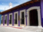 Casa rústica color morado