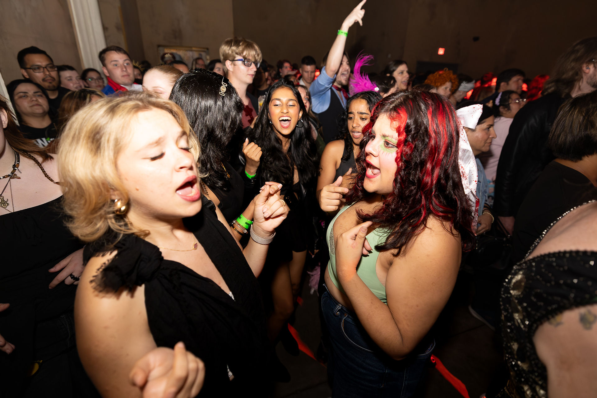 girls singing their hearts out at Broadway Rave