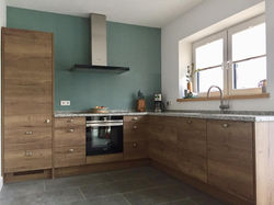 De luxe keuken met combi-oven