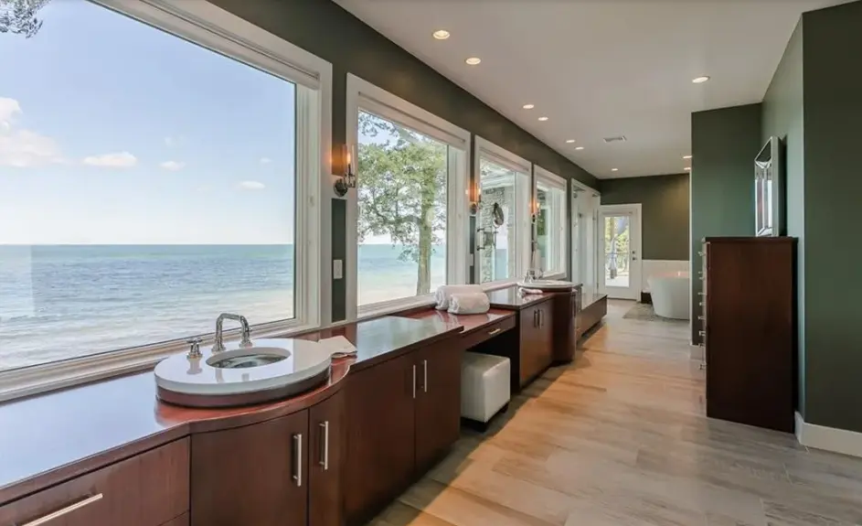Lakeview.webp