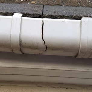 5 Signs Your Gutters Need Repairing