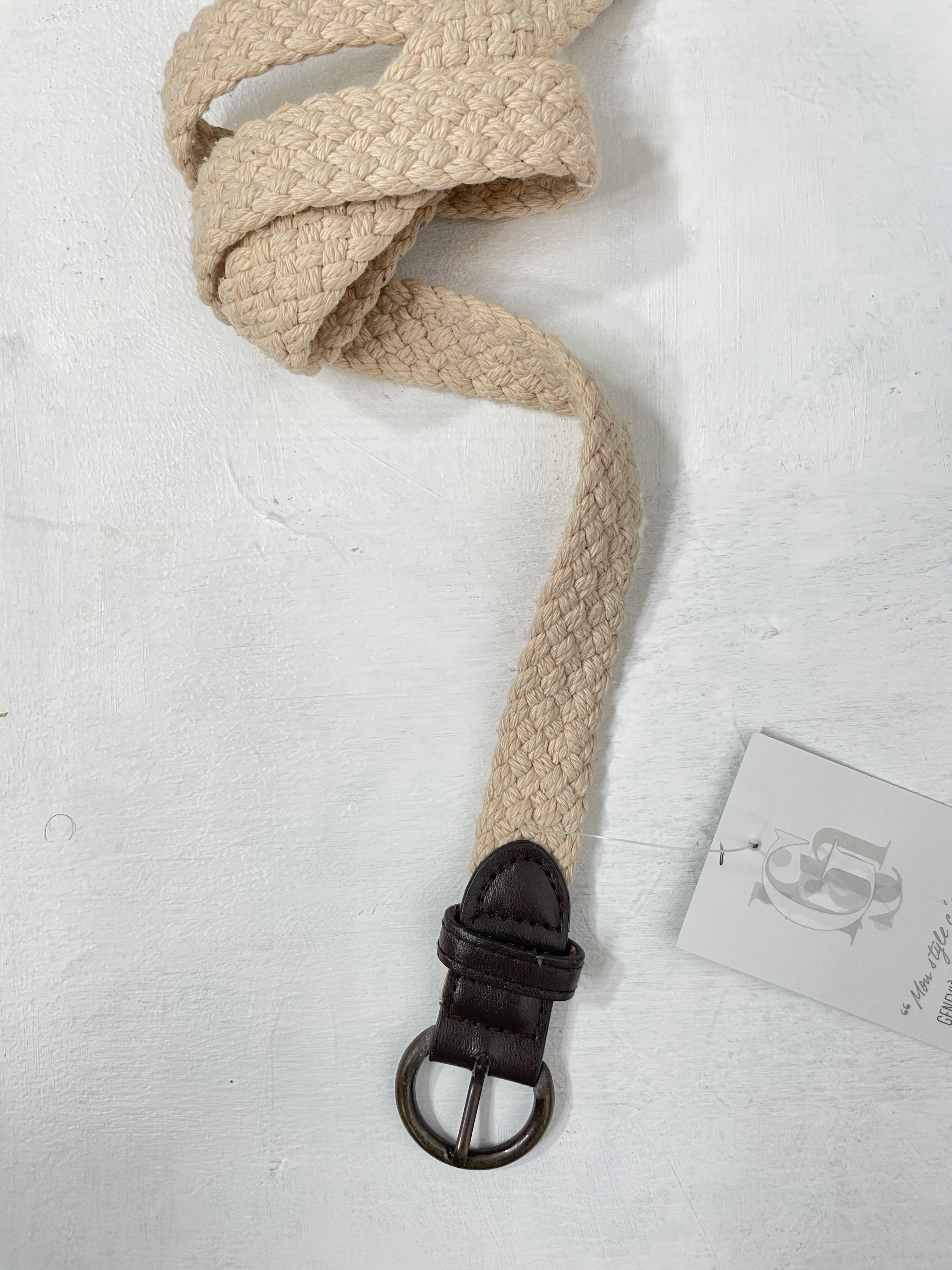 Ceinture fine de corde tressée