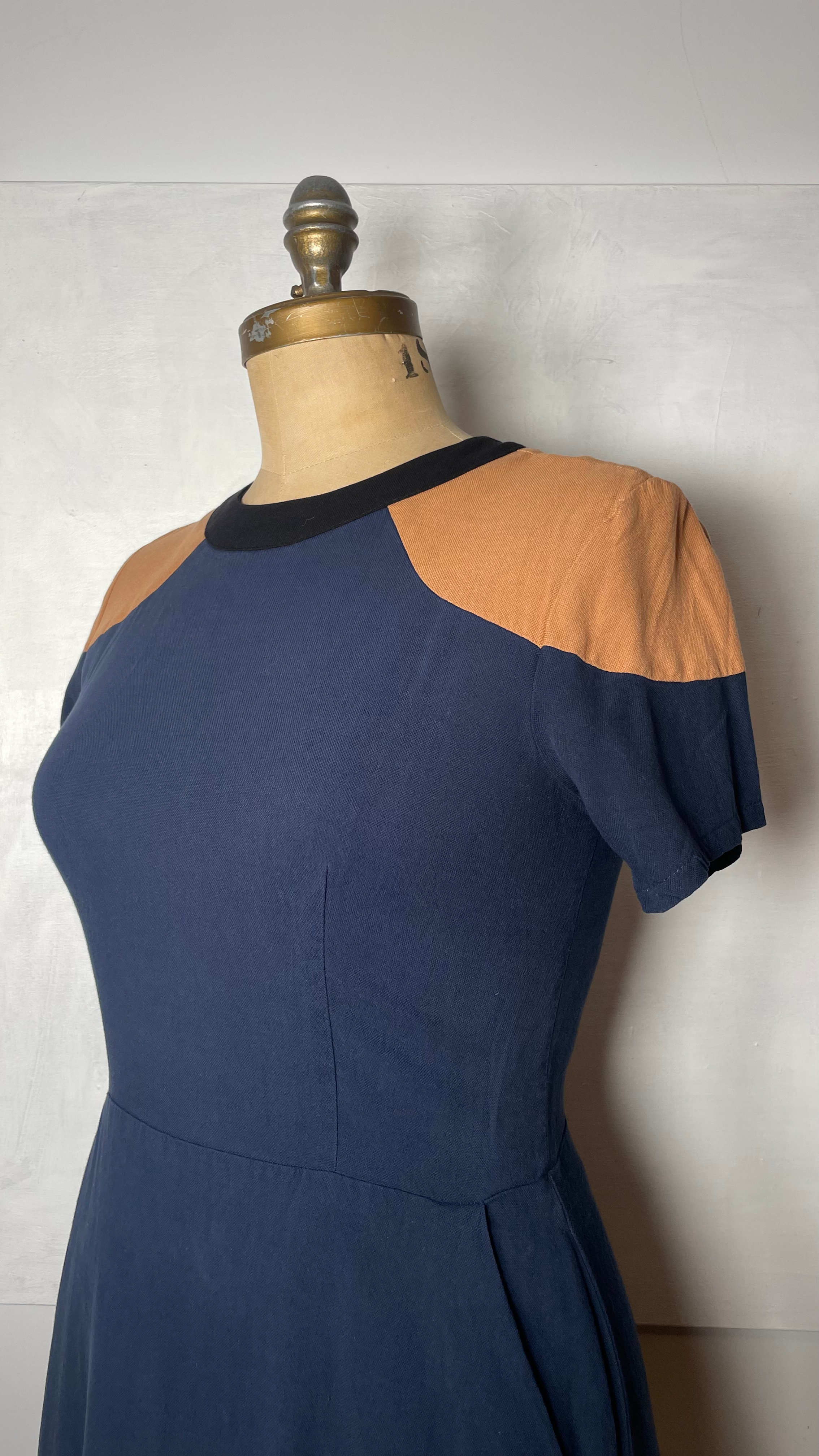 Robe à couleur contrastante aux épaules - Jennifer Glasgow