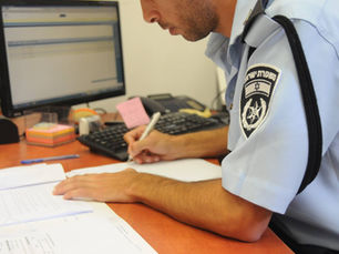 מעיני הנחקרים: כך נראים מבפנים חדרי החקירות במשטרה