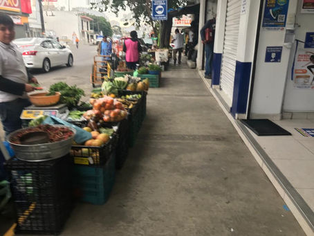 QUE INTERVENGA EL DIRECTOR DE COMERCIO PARA RETIRAR A AMBULANTES DEL LIBRAMIENTO ADOLFO LÓPEZ MATEOS