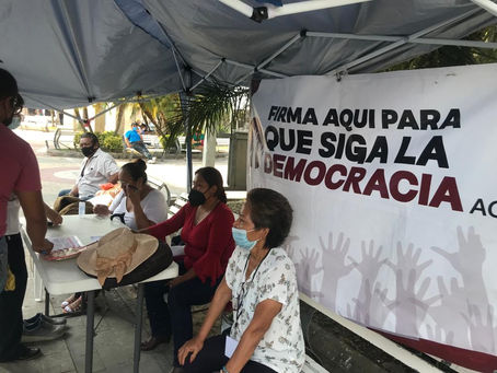EN EL PARQUE REFORMA RETIRAN PROPAGANDA DE RECOLECCIÓN DE FIRMAS