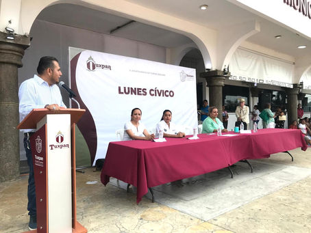 EN CONMEMORACIÓN DEL DÍA DEL TRABAJO REALIZAN ACTO CÍVICO