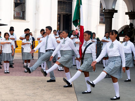 CELEBRAN A MAESTROS Y MAESTRAS EN LUNES CÍVICO