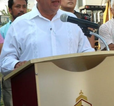 COMIENZA EL PROGRESO Y BIENESTAR DE LOS VECINOS DE LA CALLE URUGUAY, POZOS CASTRO