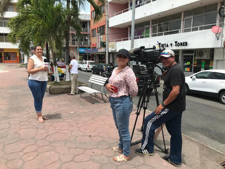 EQUIPO DE NOTICIAS A NIVEL NACIONAL ENTREVISTA A TUXPEÑOS SOBRE LA REVOCACIÓN DE MANDATO