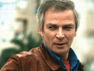 מִי כָּתַב וְשָׁר אֶת הַשִּׁיר "עוּף גּוֹזָל"?