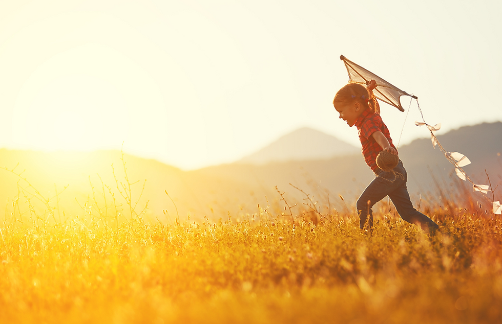 Entenda como o cuidado emocional na infância impacta diretamente o desenvolvimento e a saúde mental na vida adulta.
