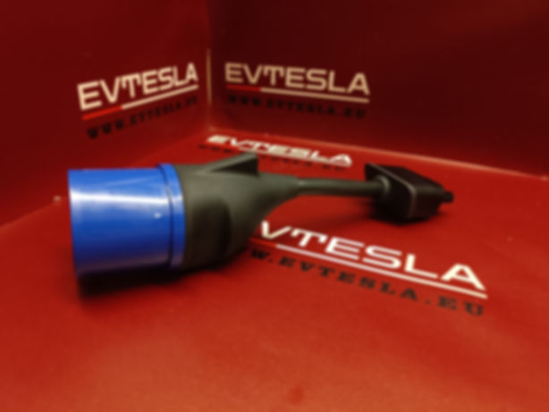 Blue adapter 32A to Tesla Gen II charger 1121254-00-E