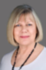 Martina Ziegler, Naturheilpraktikerin TEN, gibt wertvolle Tipps zur natürlichen Unterstützung des weiblichen Zyklus.