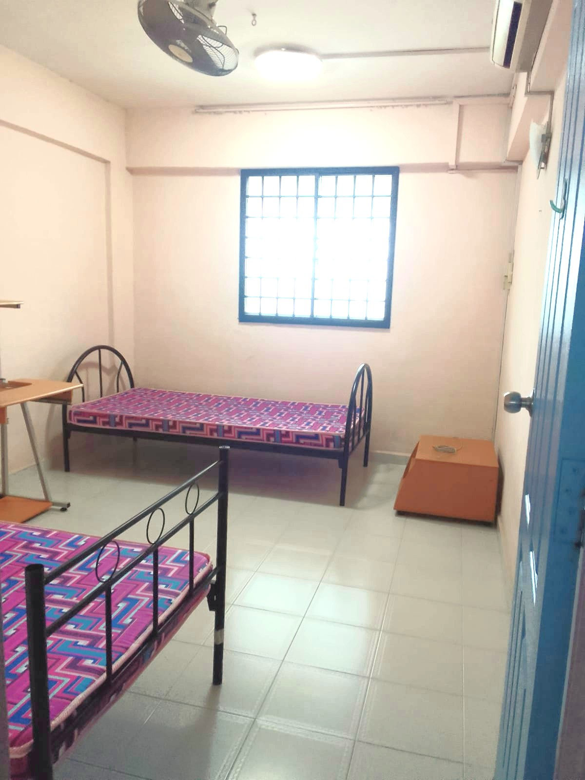 Common room for Rent at blk 121 Bedok Reservoir Road. Own bathroom!