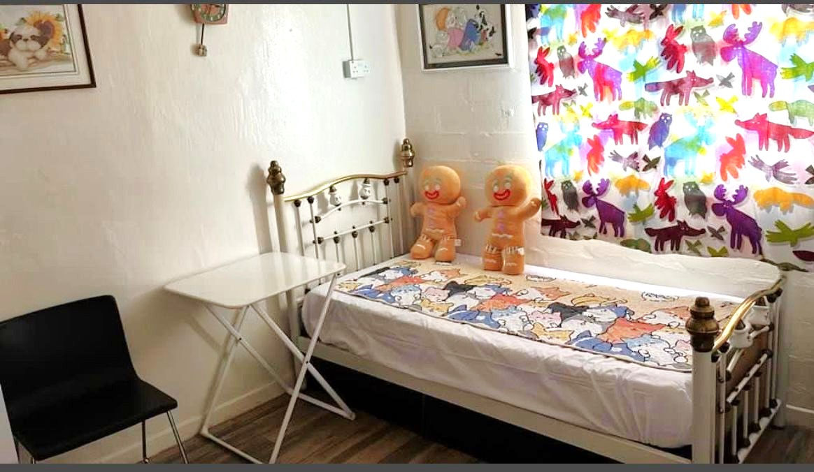 -Common Room for rent at Blk 2 Jalan Batu Singapore -Near at Mountbatte