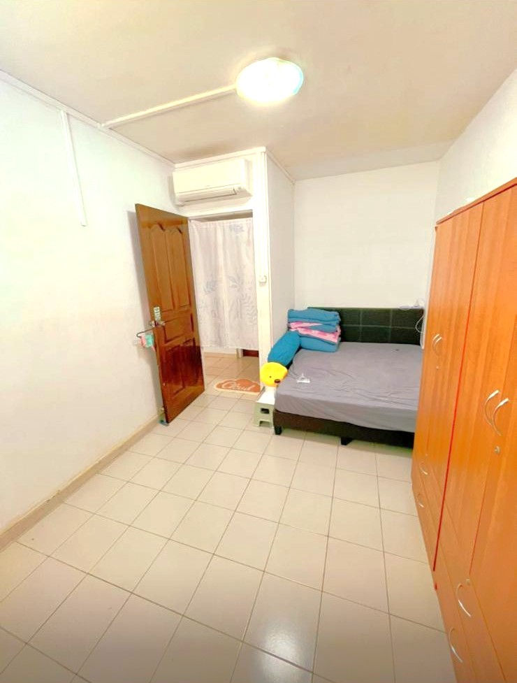 Common Room for rent at Blk 436 Fajar Road.