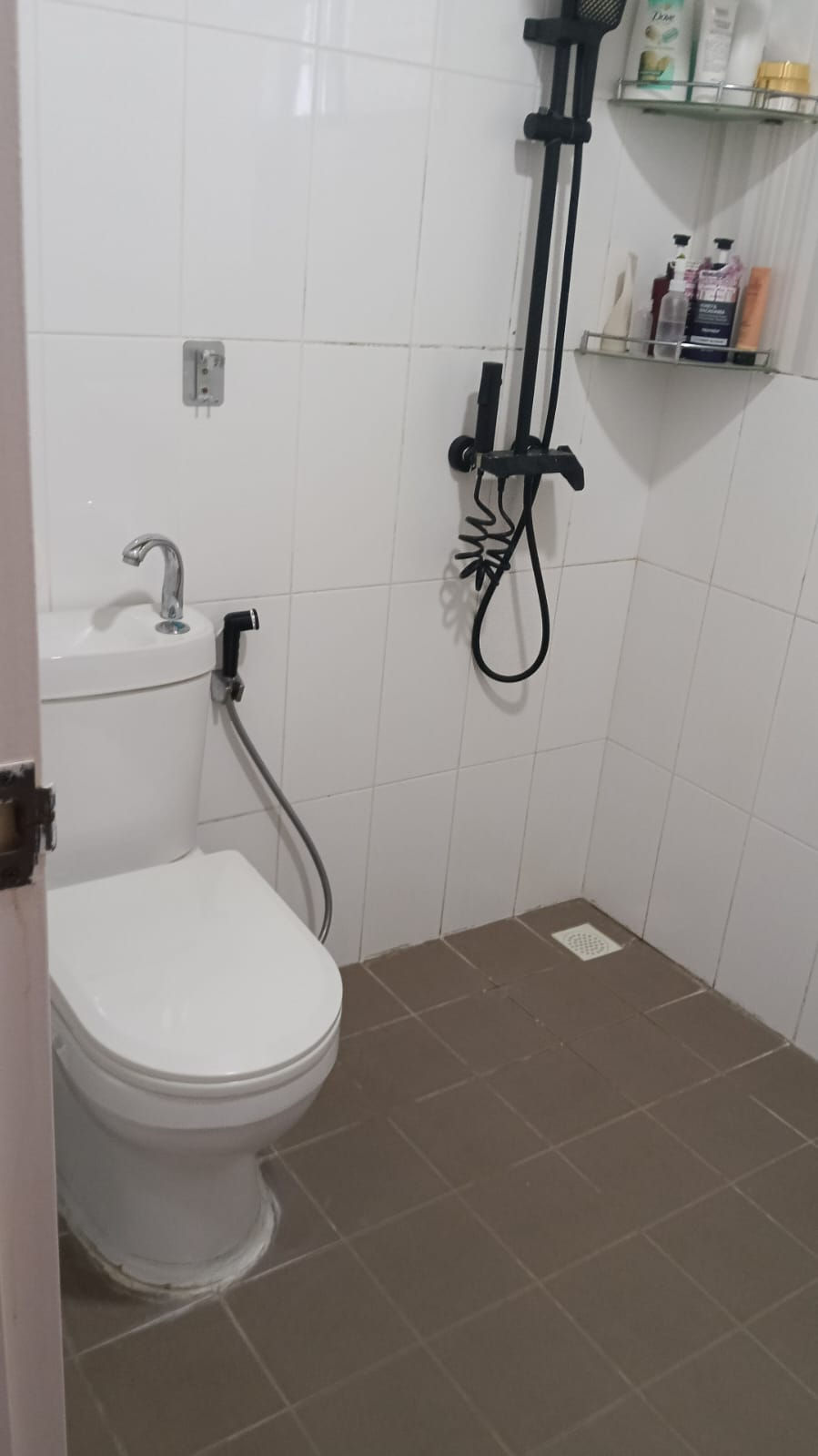 Thumbnail: Common Room for rent at Blk 261 Toa Payoh East with Aircon. High floor!