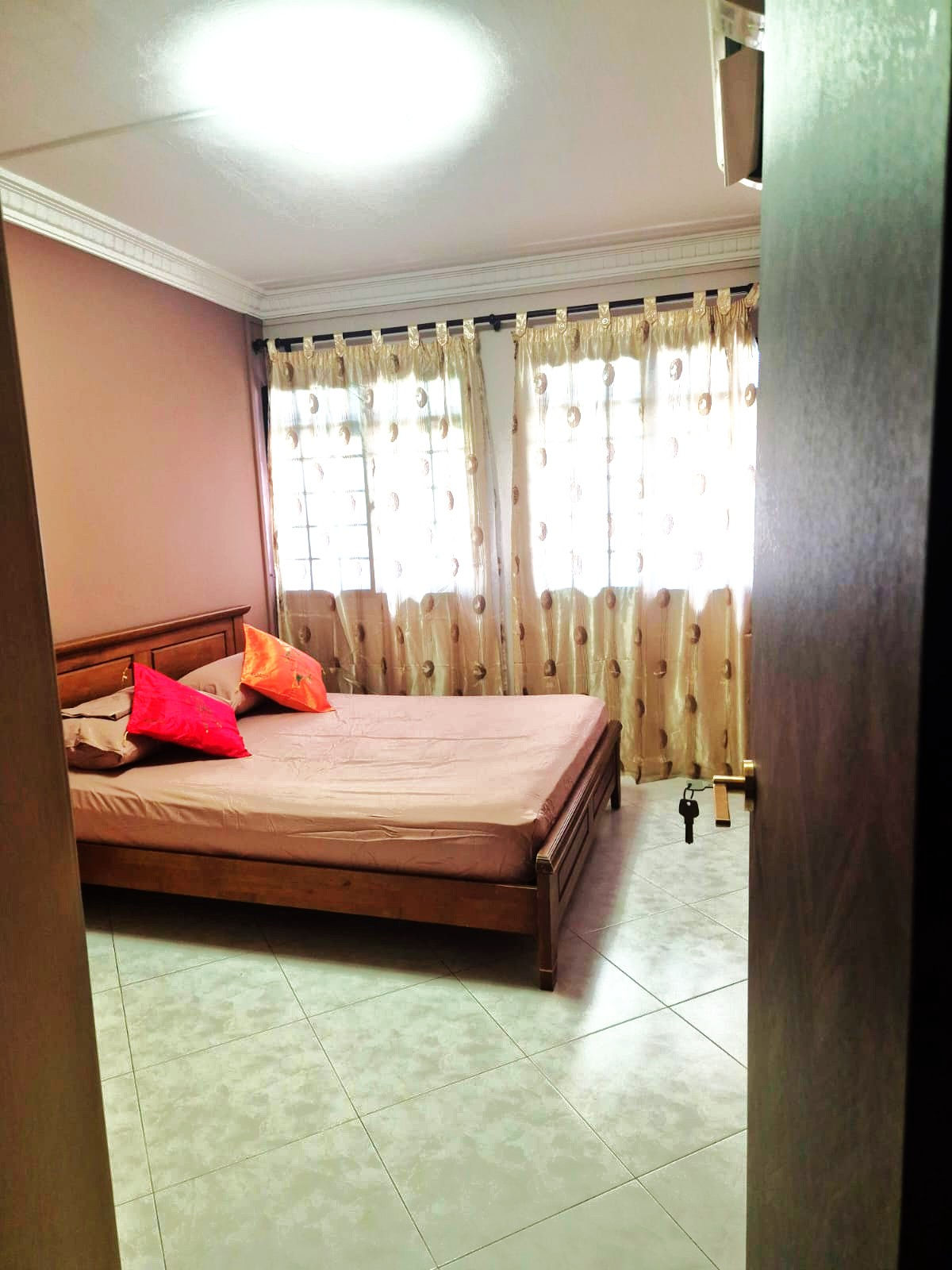 Common Room for rent at Blk 966 Hougang Avenue 9,(Any Gender)