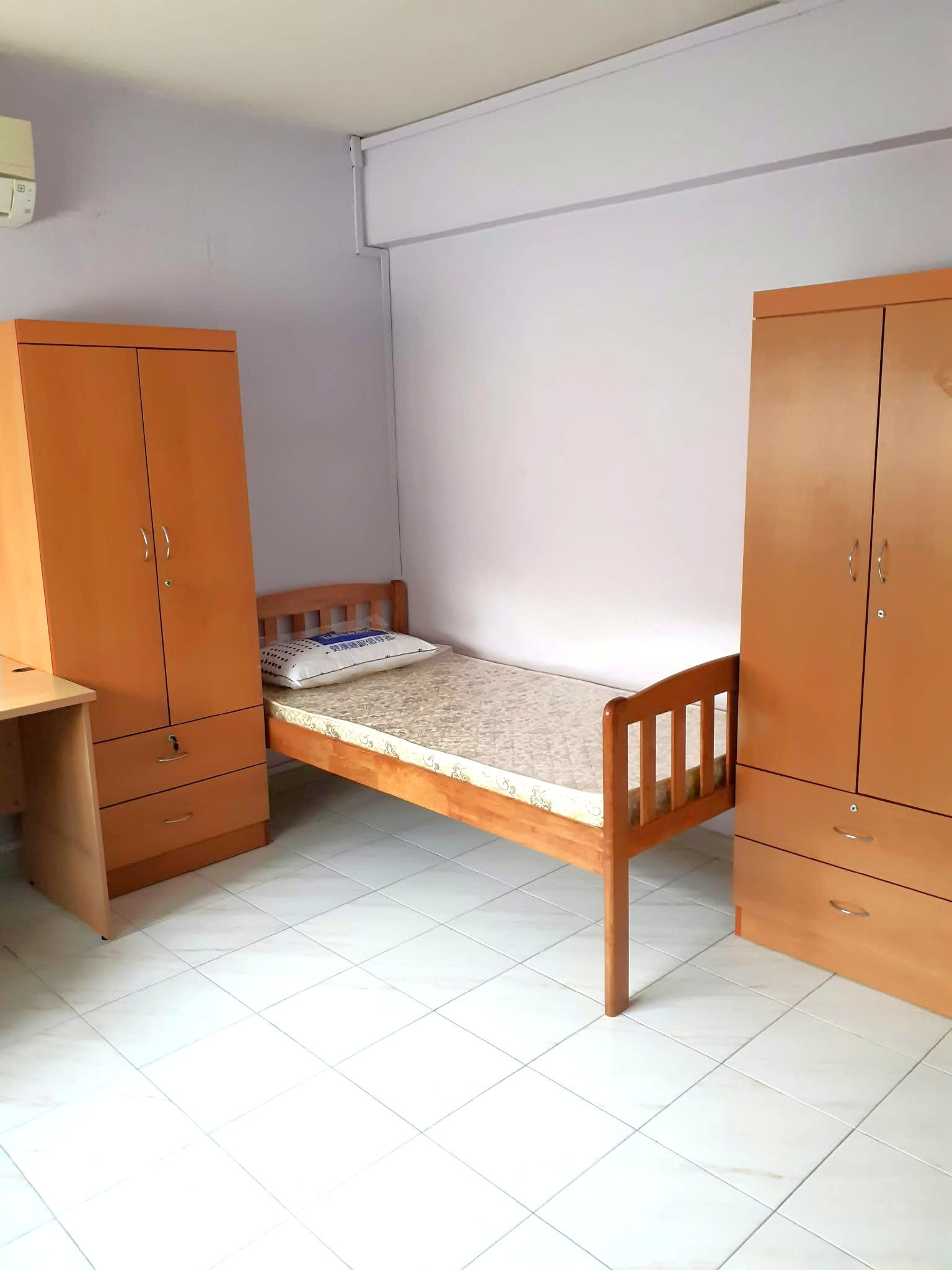 Common room for rent at blk 216 Bukit Batok Street 21. Near to Bukit Batok MRT!