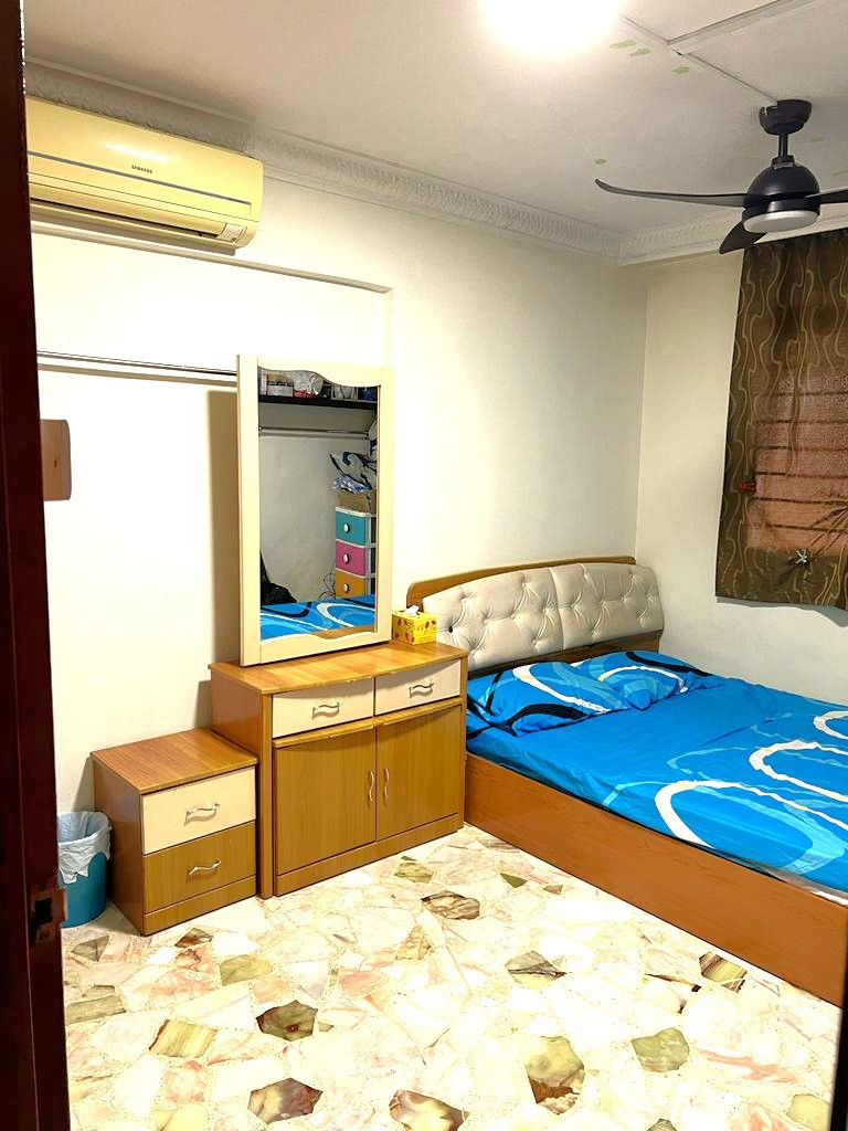 Common Room for rent at Blk 673 Hougang Avenue 8. Near to Hougang MRT!